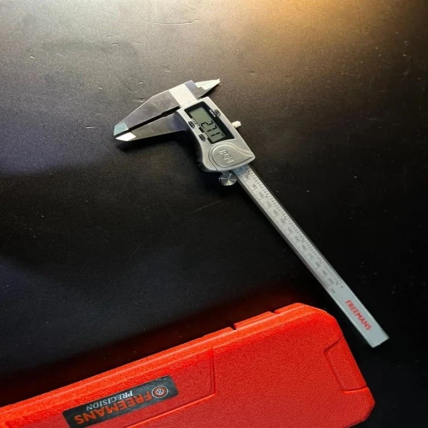 LCD Stainless Steel Digital Vernier Caliper 200 mm Freemans, For Industrial