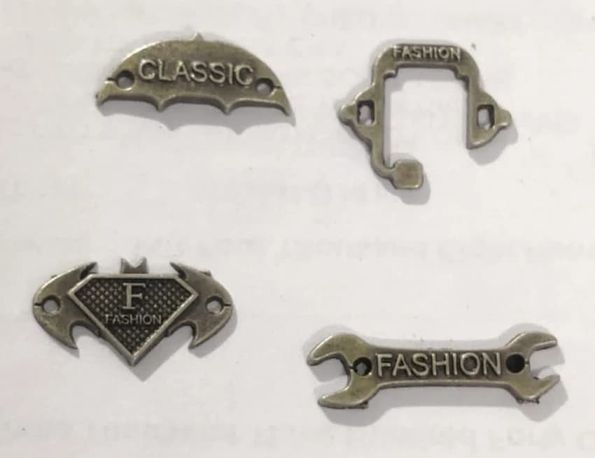 Zink Metal Embossed Tags, For Garments, Packaging Type: Packet