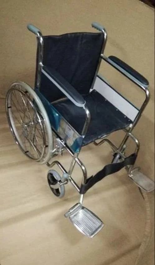 Silver Fixed Stainless Steel Manual Hospital Wheelchair, Model Name/Number: Ns 304