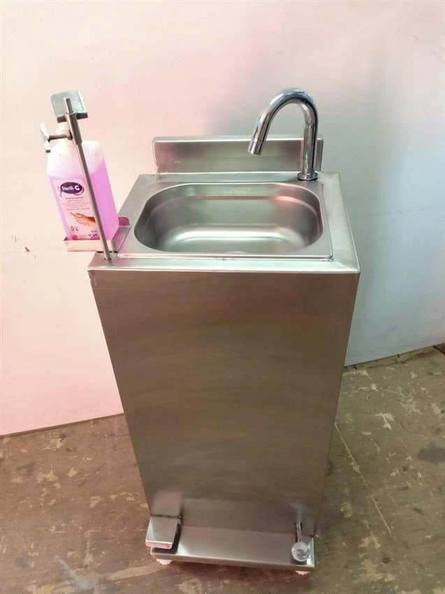 Chozha Silver Foot Operating Sink, For Hospital, Model Name/Number: 7284