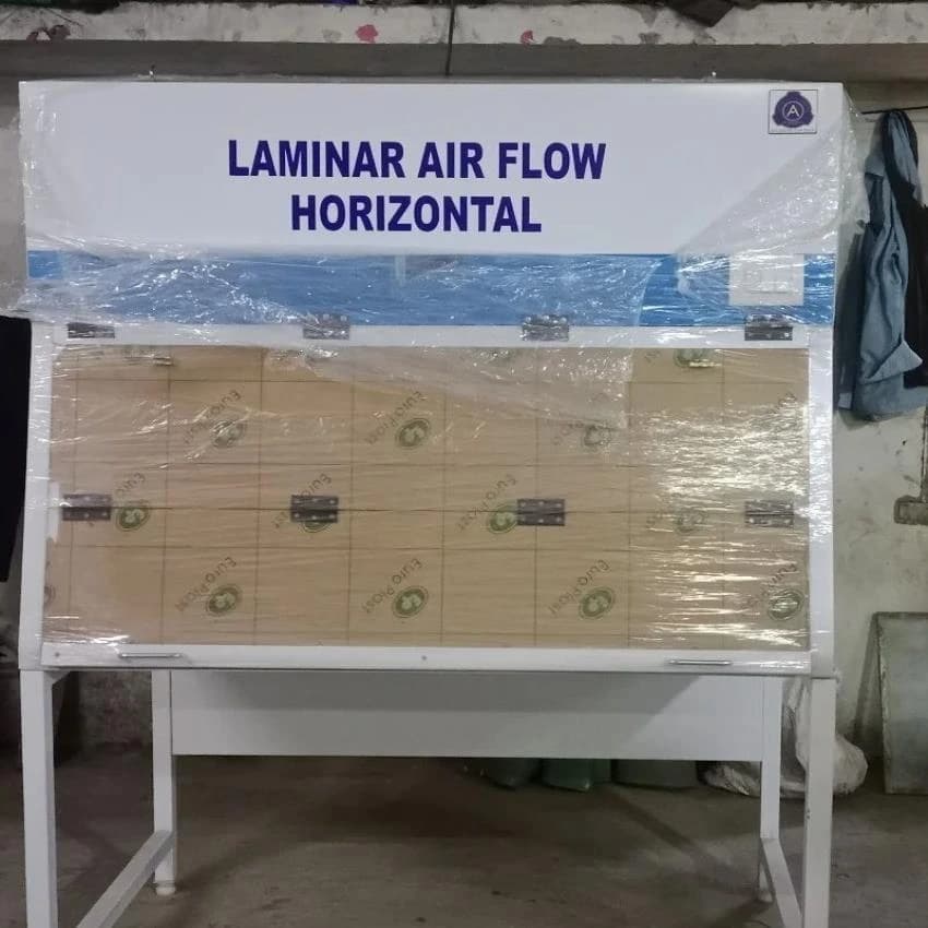 Horizontal Laminar Air Flow Workstation, For Laboratory, Size: 4*2 Ft