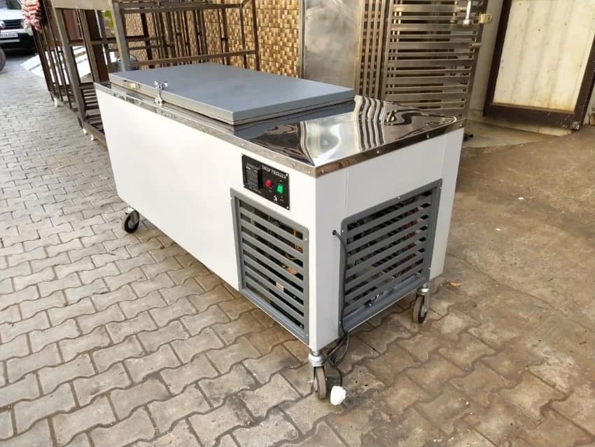 Ultra Low Temperature Laboratory Deep Freezer (Brand:SSFW), Number of Doors: 1, Capacity: 200 L