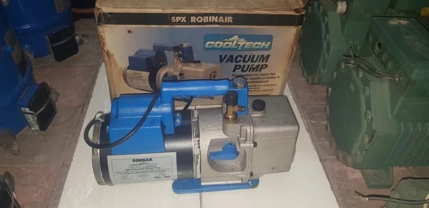 Double Stage Singal Phase Refrigerant Vaccum Pump, Flow Rate: 10 m3, 1 HP