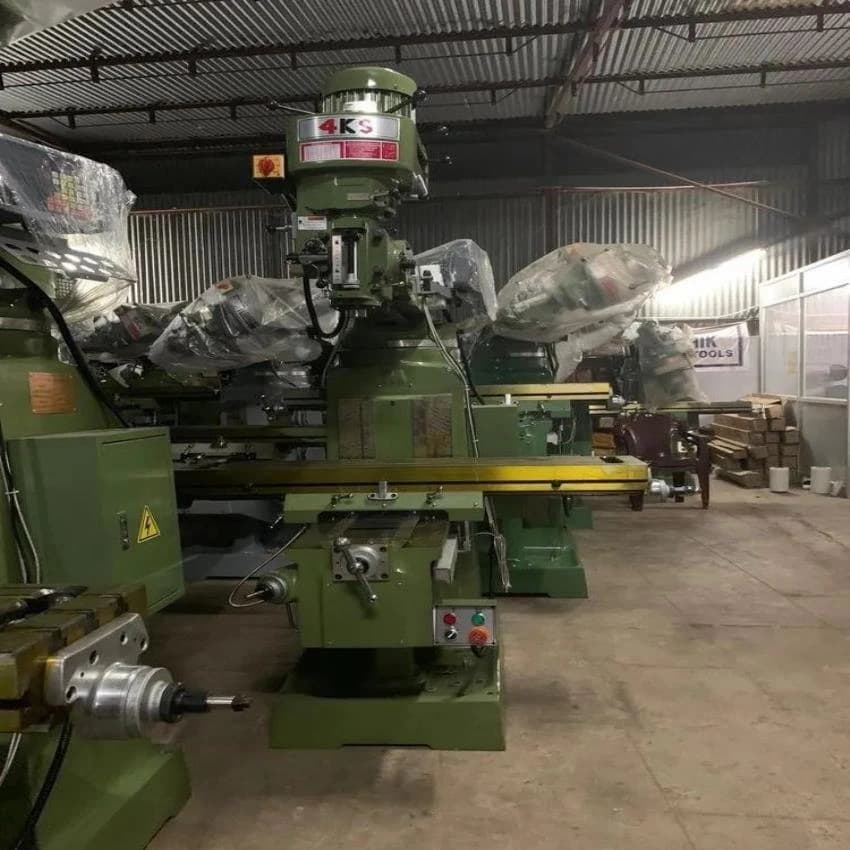 Rajsen Cast Iron Vertical Turret Milling Machine, Spindle Motor: 3 HP, Model Name/Number: Model 4