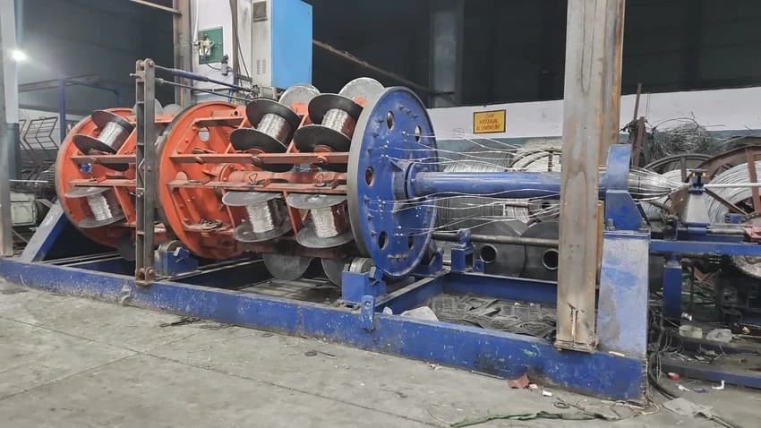 Armour Cable Machine
