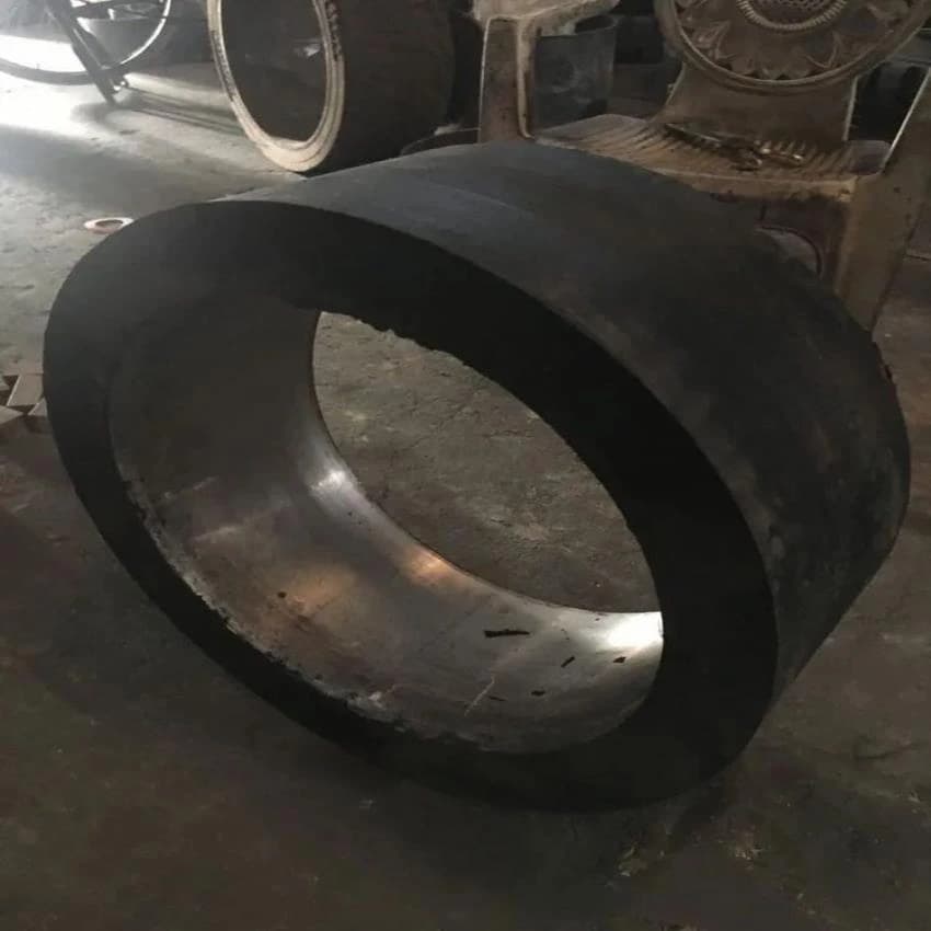 Cat Paver Tyre