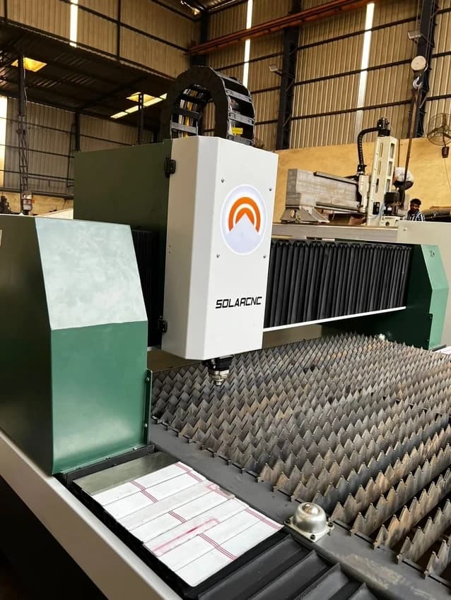 3 PHASE METAL LASER CUTTING MACHINE