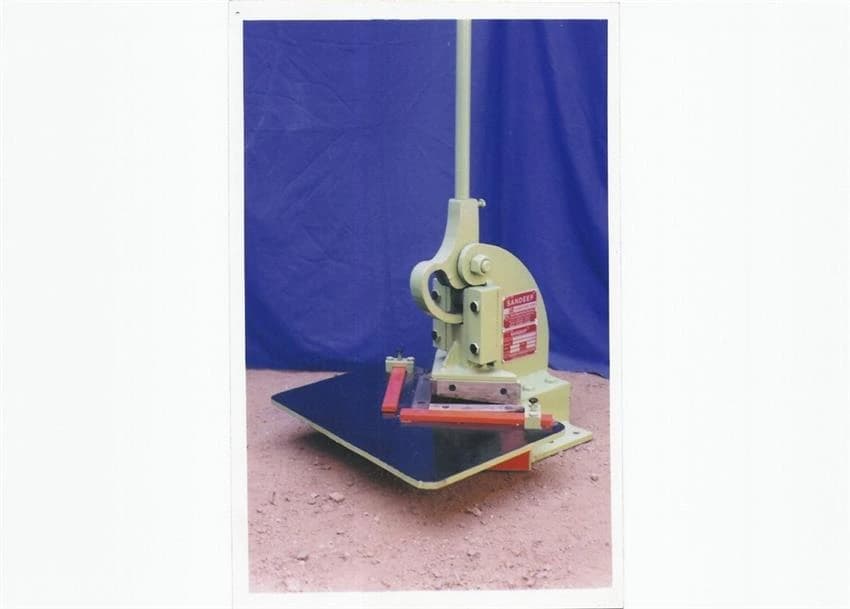 Corner Cutting Machine