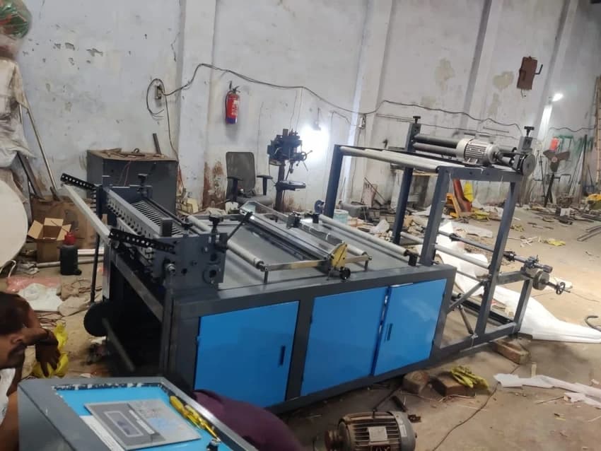 Non Woven Cutting Machine