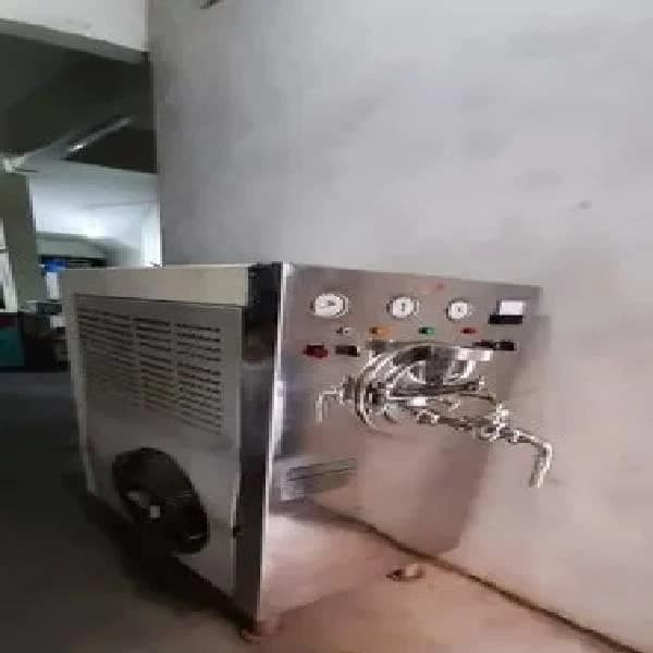 Chruner/ Batch Freezer/ Ice Creme Mixing Machine 10 Ltr