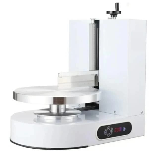 Cake icing machine