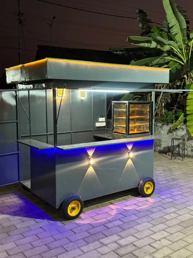 Mild Steel Green Street Cart Or Food Countre Gi Sheet, Load Capacity: 500 kg