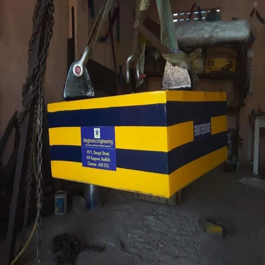Mild Steel Conveyor Magnetic Separators, For To Remove Iron Particles, Size: 500 X 500 X250 MM