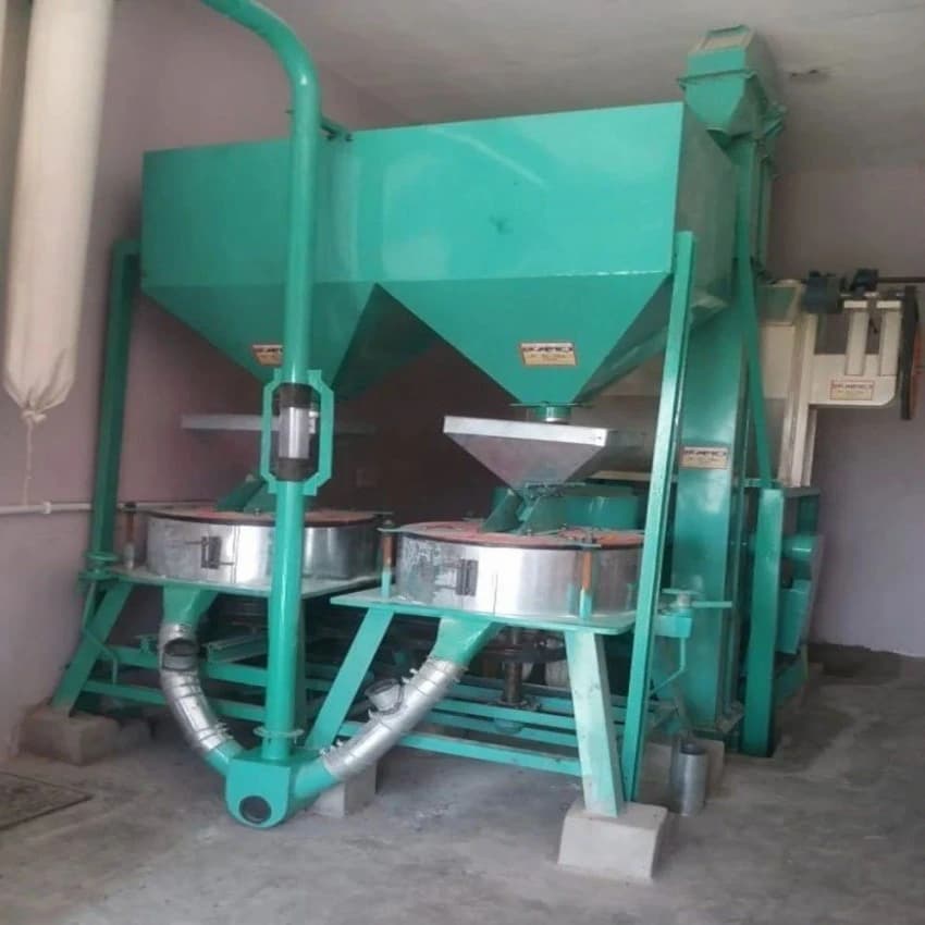25 hp Semi-Automatic Chakki Atta Machine, 500 Kg/hr