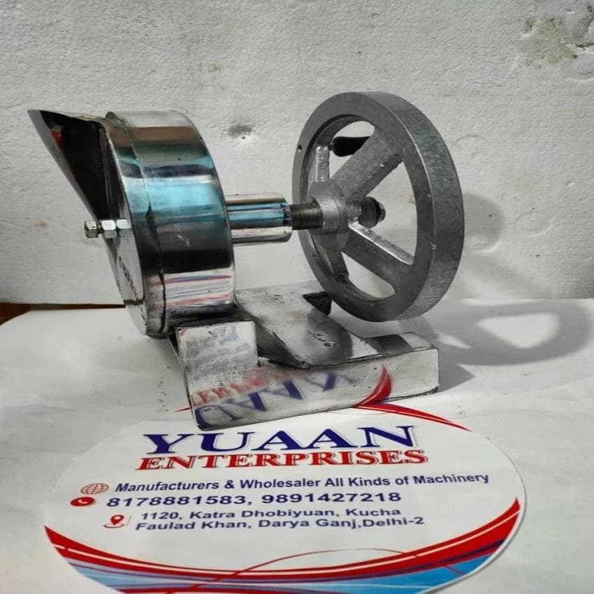 Almunium Almond Pista Cutter, Capacity: Manual