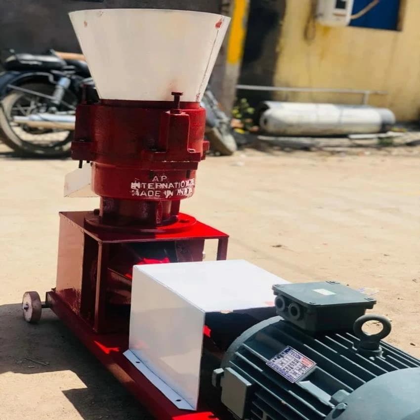 SHIVAY WOOD SAWDUST BIOMASS PELLET MACHINE 30HP, Production Capacity: upto 500 kg/hr, Automation Grade: Semi-Automatic
