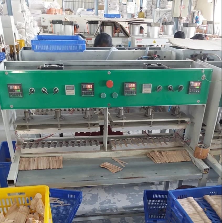 Semi Automatic Spoon Hot Press Machine, Capacity(Ton/Day): 100