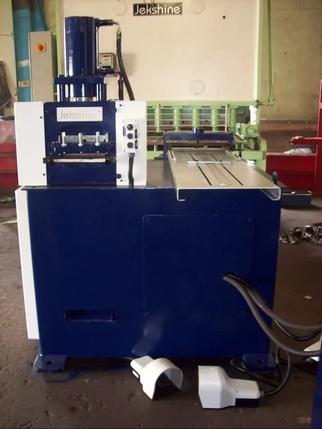 Mild Steel Hydraulic Iron Cutting Machine, Capacity(T): 100 Ton