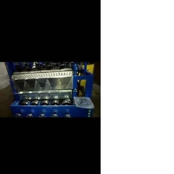 Metal scrubber making machine