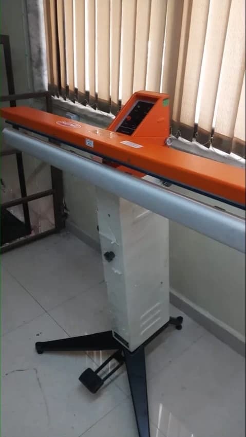 Foot Operated Pedal Sealing Machine (900 mm)