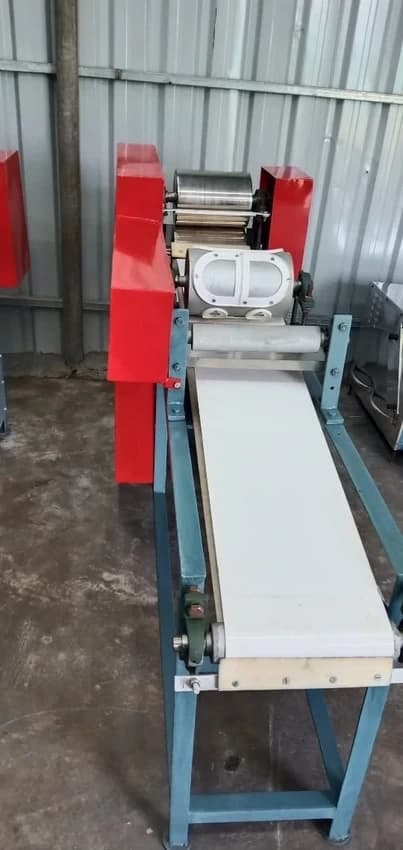 Samosa Patti Making Machine, 2kW, Capacity: 30Kg/Hour