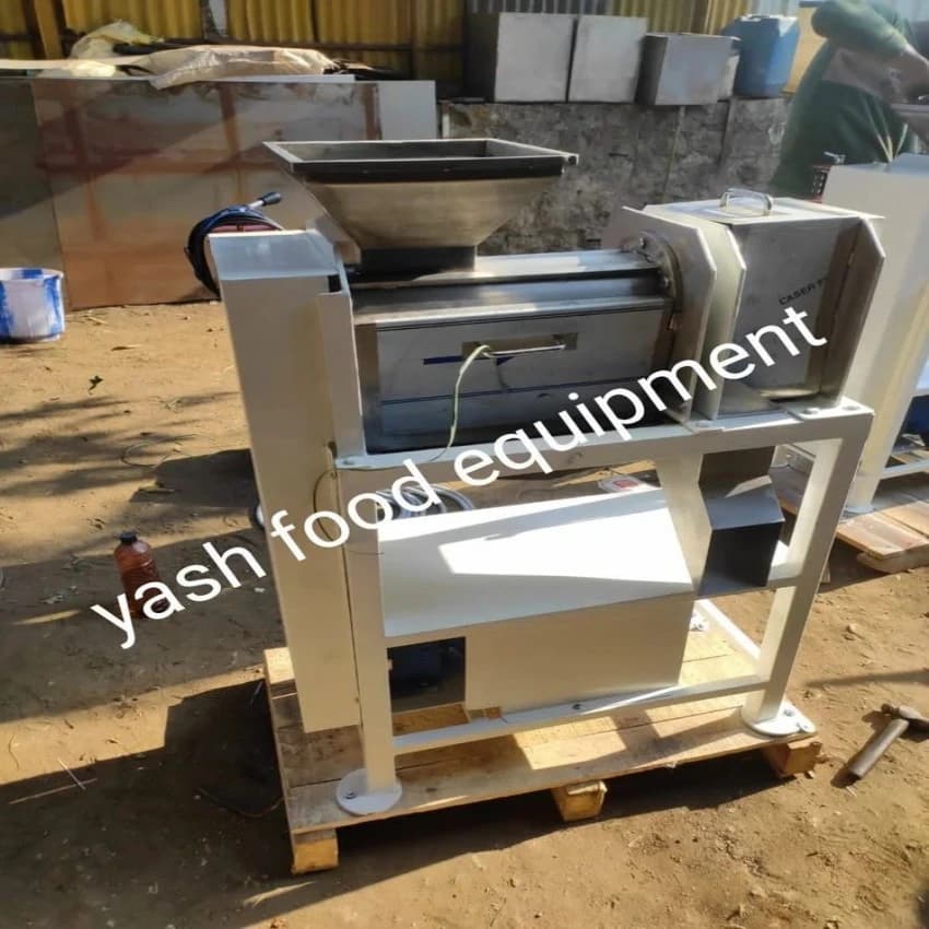 Commercial juicer for lemon chilli multi juice making machine, Semi Automatic