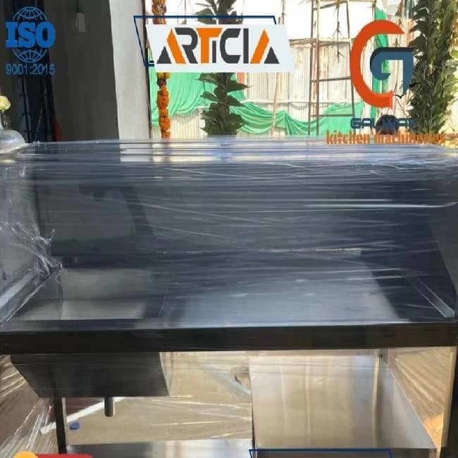 ARTICIA Stainless Steel Chicken Cutting Table, Thickness: 2 mm