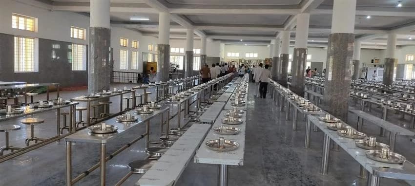 Stainless Steel Dining Hall Dining Tables, 6 Seater