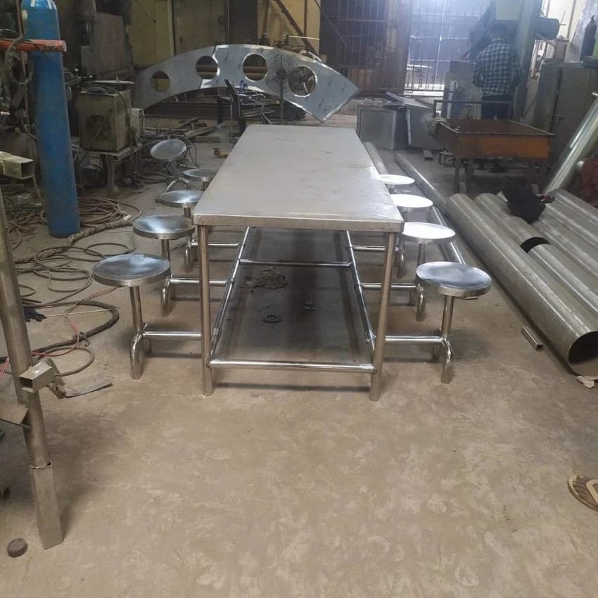 Silver Color Designer Stainless Steel Canteen Tables, Seating Capacity: 4