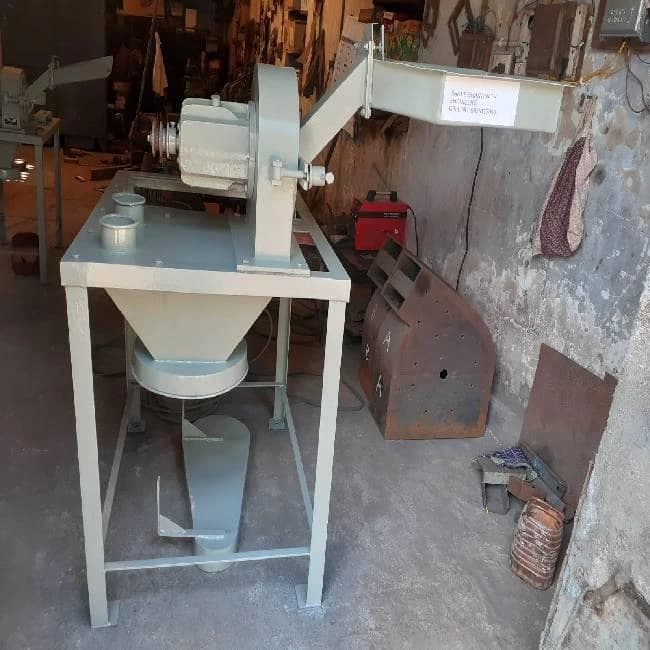 Dyes and pigments grindind pulverizer