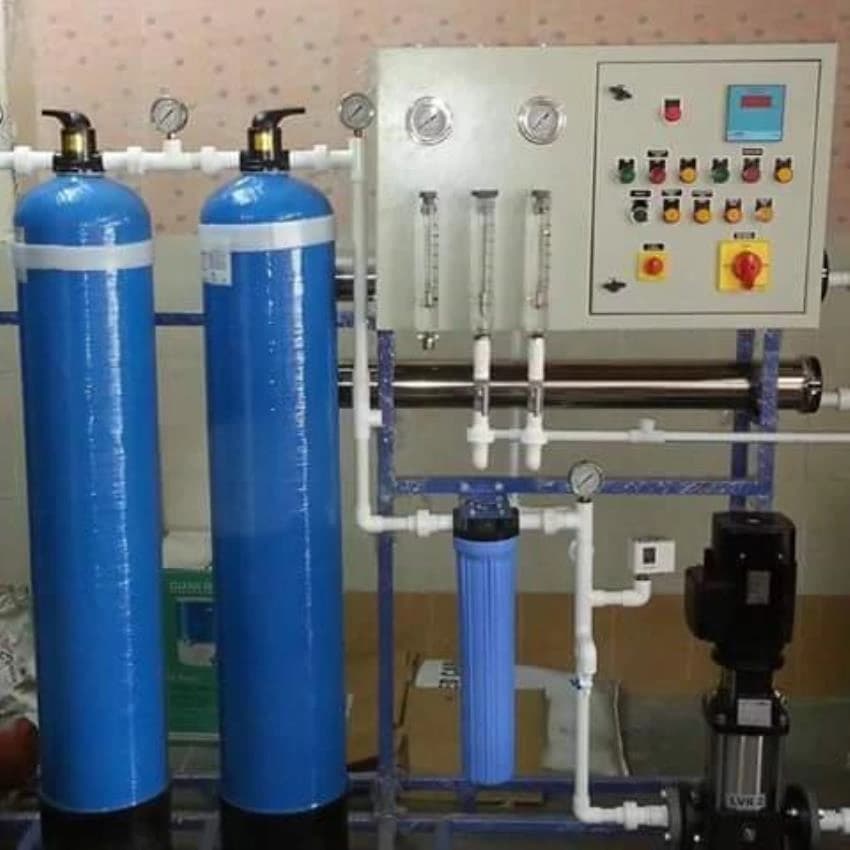 RO Capacity (Liter/hour): 200-500 (Liter/hour) RO Plants for 2 Units of Dialysis Machines, Stainless Steel