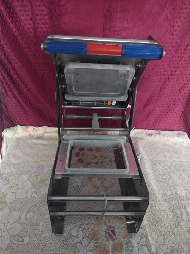 Stainless Steel Polypropylene 140-190 MM Square Box Tray Sealing Machine, Capacity: 350 Trays/hr