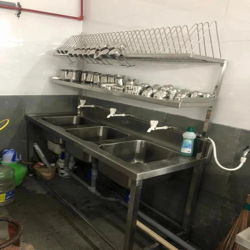 MARAGATHAM Stainless Steel Room Plate Washing Sink With Rack
