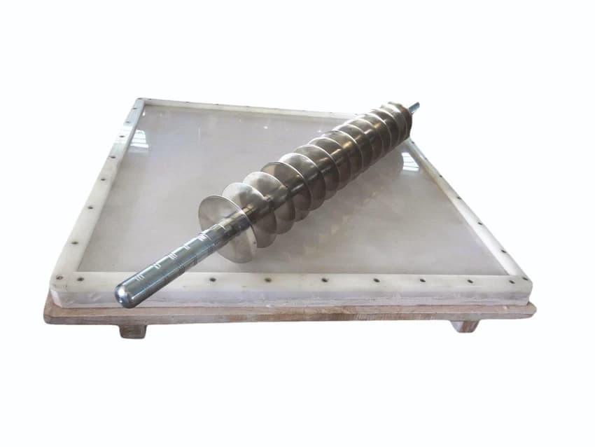 50kg/hr Chikki Plate Roller
