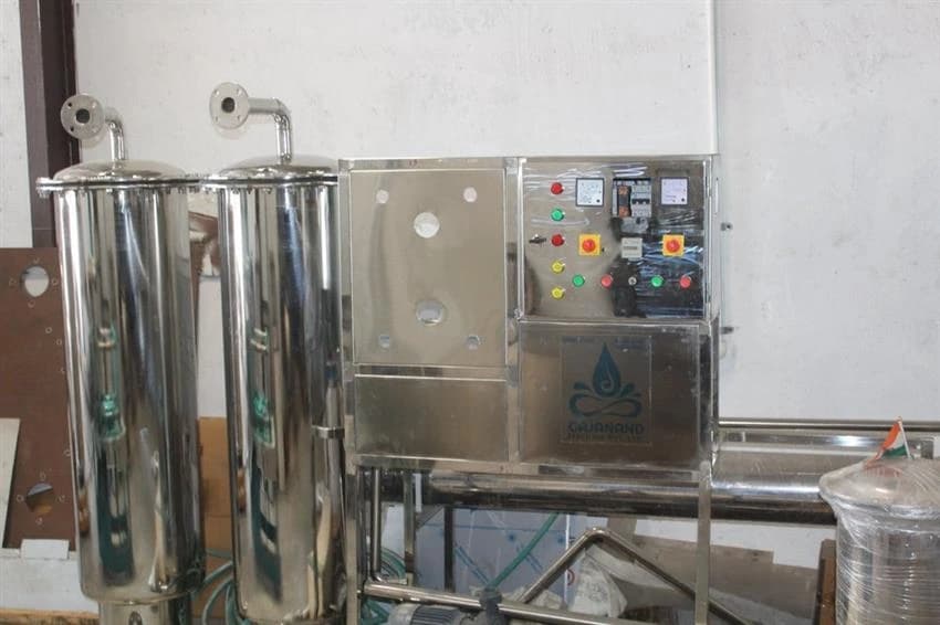 Stainless Steel Semi-Automatic Industrial RO Plant, RO Capacity: 2000-3000 (Liter/hour)