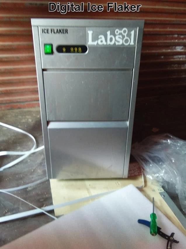 Number of Doors: 1 Flakes Digital Ice Flaker, 300 X 493 X 547(30 Kg), Model Name/Number: LBSIF-30/50/100