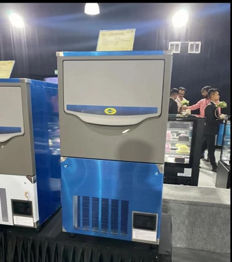 Ice Cube Machine