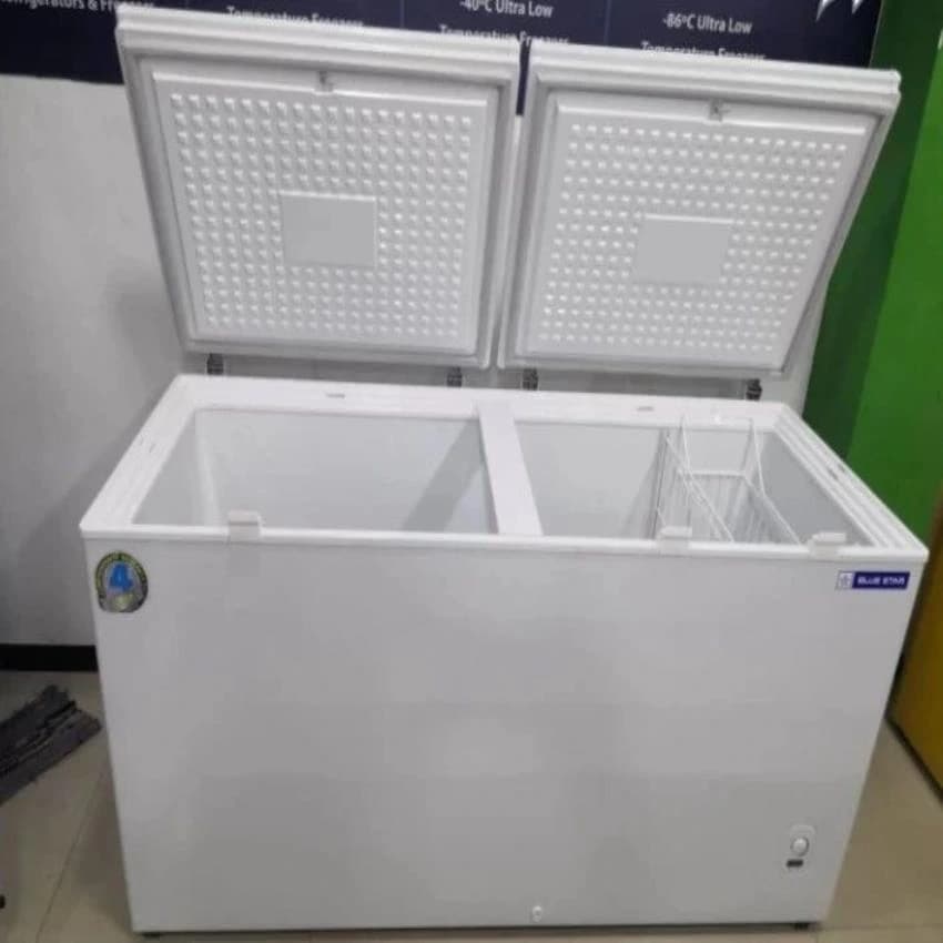 501 - 750 Ltr Voltas Double Door Deep Freezer, Hard Top Chest