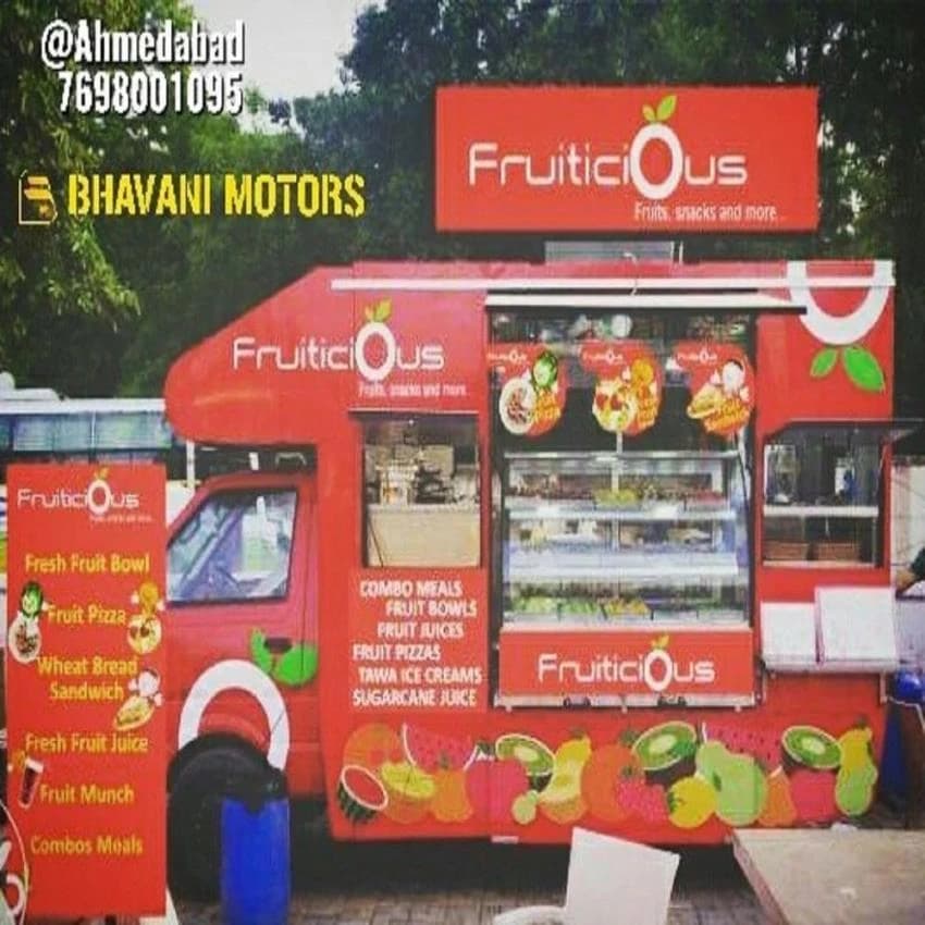 Fruit Juice Van / Mocktail van ON COMMERCIAL VEHICLE