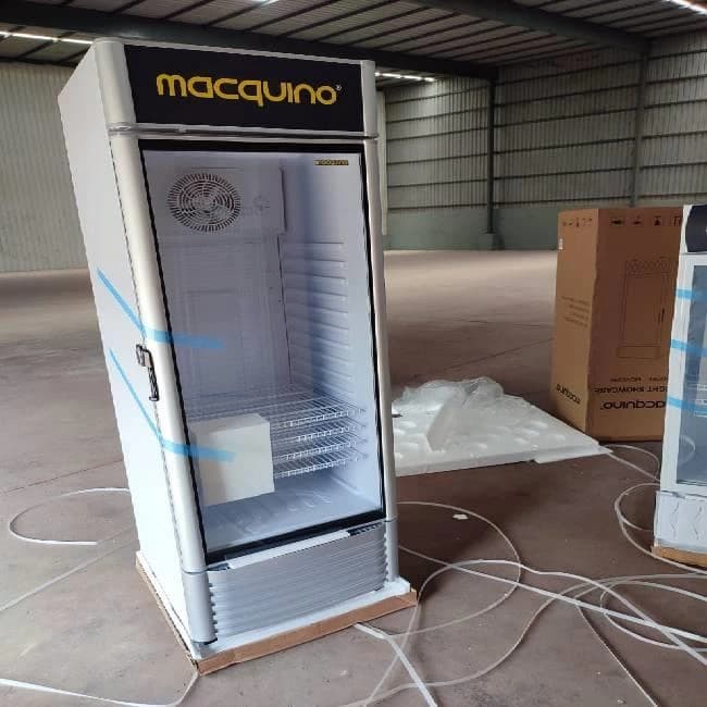 Macquino Single Door Vertical Chiller