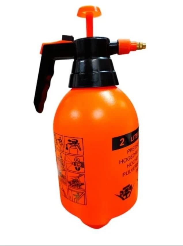 Plastic Black Garden Pump Pressure Sprayer Lawn Sprinkler Water Mister Spray Bottle, Capacity: 2 L
