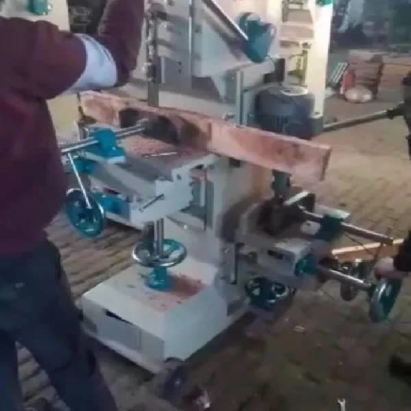 Chain And Chiezel Combined Machine