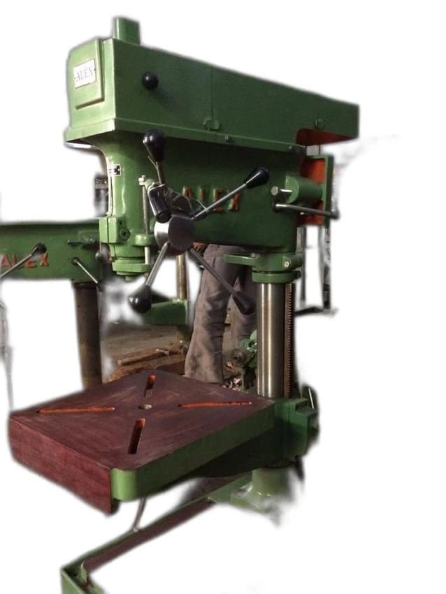 20 Mm X 15 Inch Center Drill Machine, Pillar