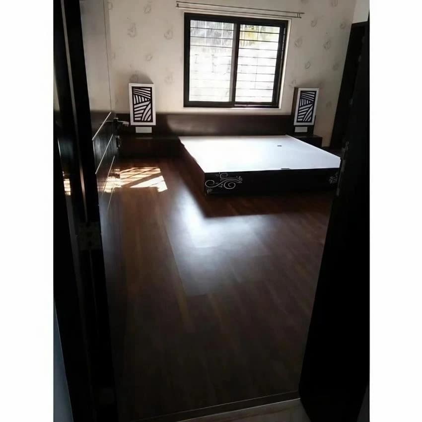 100 Sq Ft Vinyl Flooring Service, Commercial Building, Local