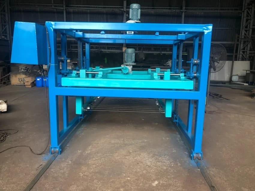 Clc Battery Mould Cutting Machine