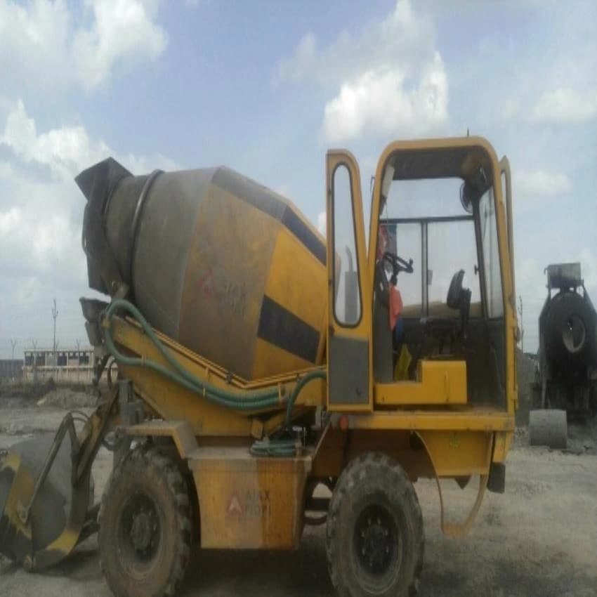 Ajax Fiori 4000 Model 2015 Concrete Mixers on Rent, Capacity: <4 Cubic Meter, Minimum Rental Duration: minimum one month