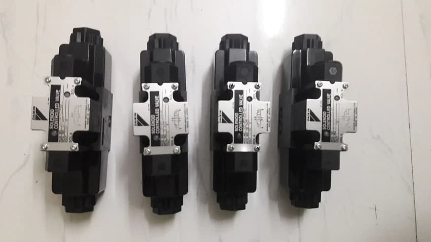 Daikin Hydraulic Valves KSO-G02-3CA-30-N, 110 V AC, NG6 (CETOP 3)