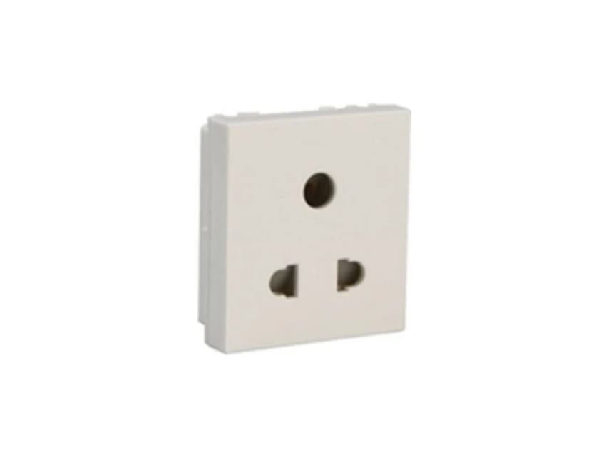 6A 3 Pin Shuttered Socket