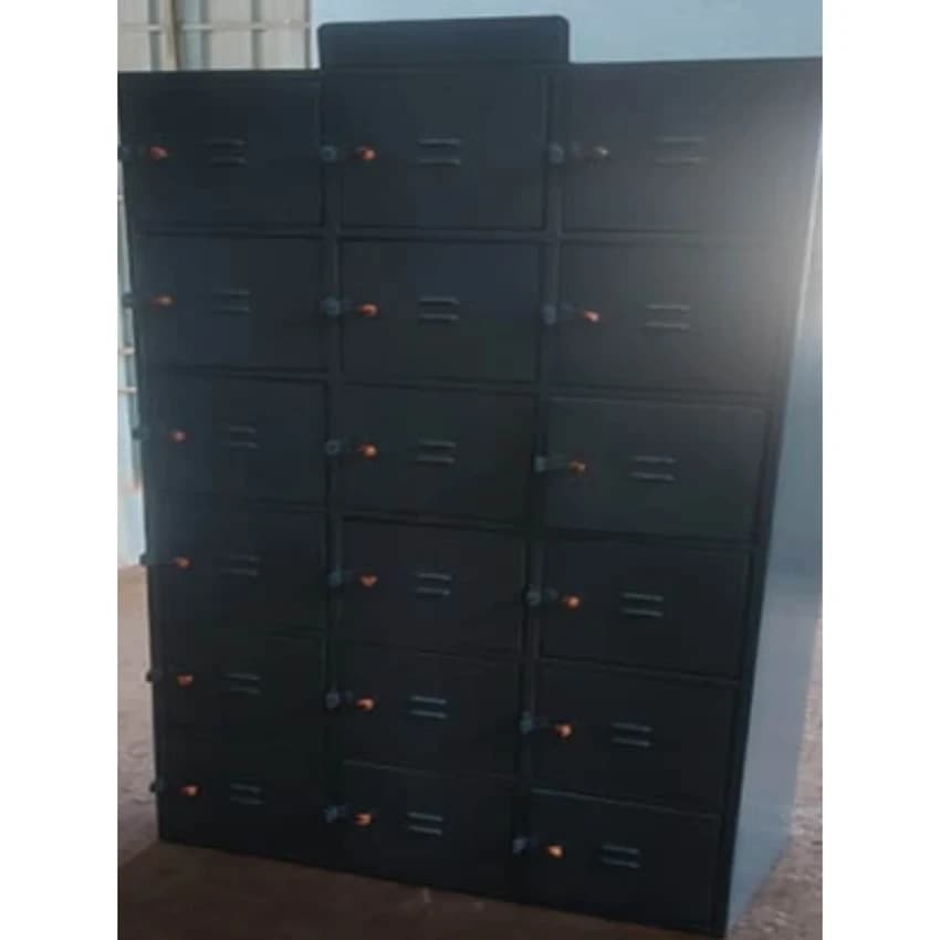 18 Door Workers Locker