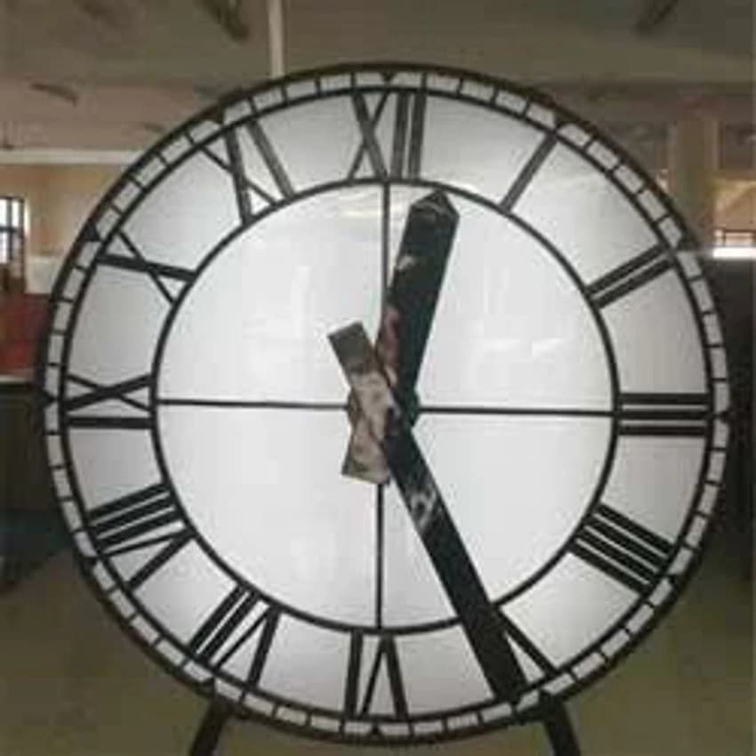 GPS Synchronized Analog Display Facade Clock, Screen Size: 5 and 6 feet